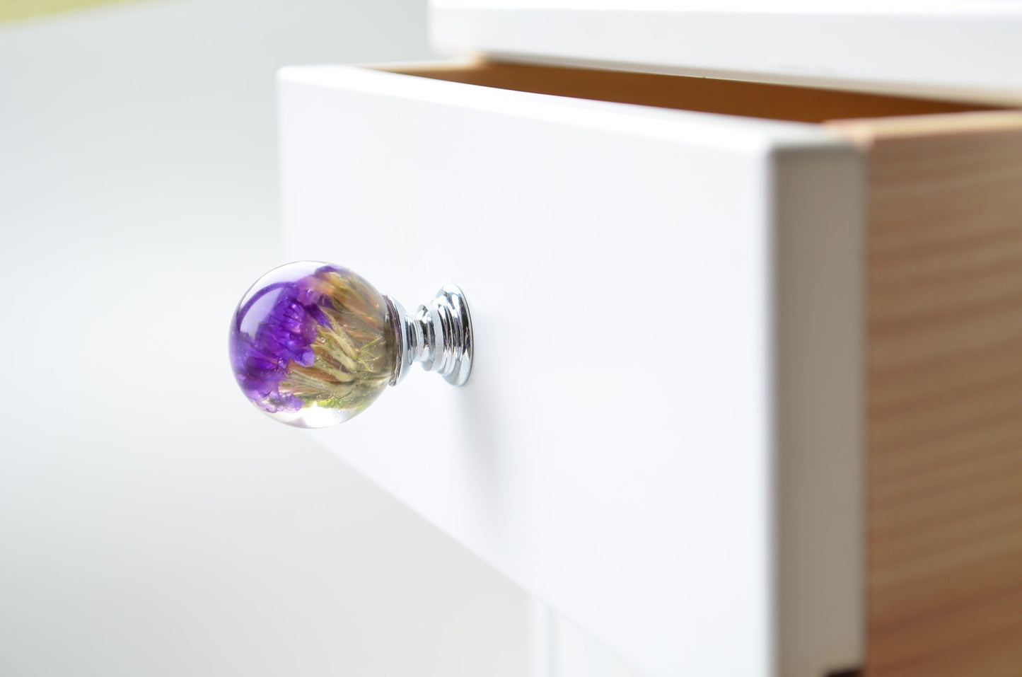 Drawer Knobs handcrafted with real dark purple flower,Kitchen Cupboard Knobs,Furniture Knobs,Door Pulls,Decorative