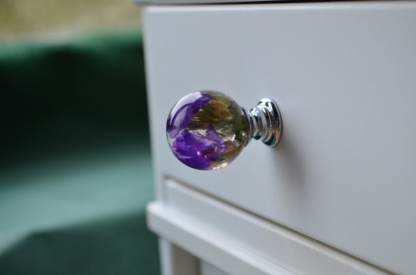 Drawer Knobs handcrafted with real dark purple flower,Kitchen Cupboard Knobs,Furniture Knobs,Door Pulls,Decorative