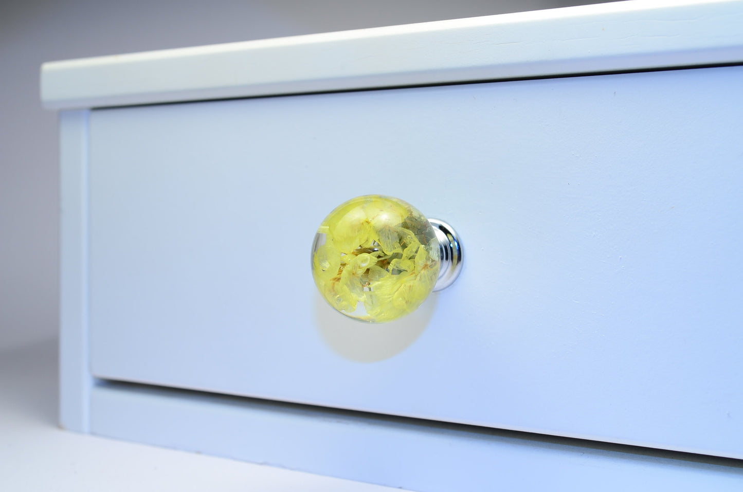 Yellow Real flower Resin Furniture Knobs , Door Knobs