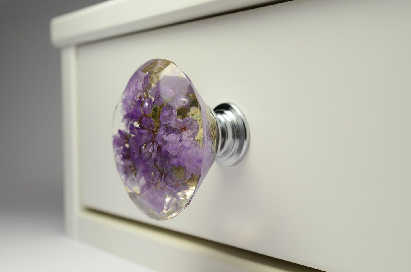 Cabinet knob - diamond shape - large - purple-instaledd 