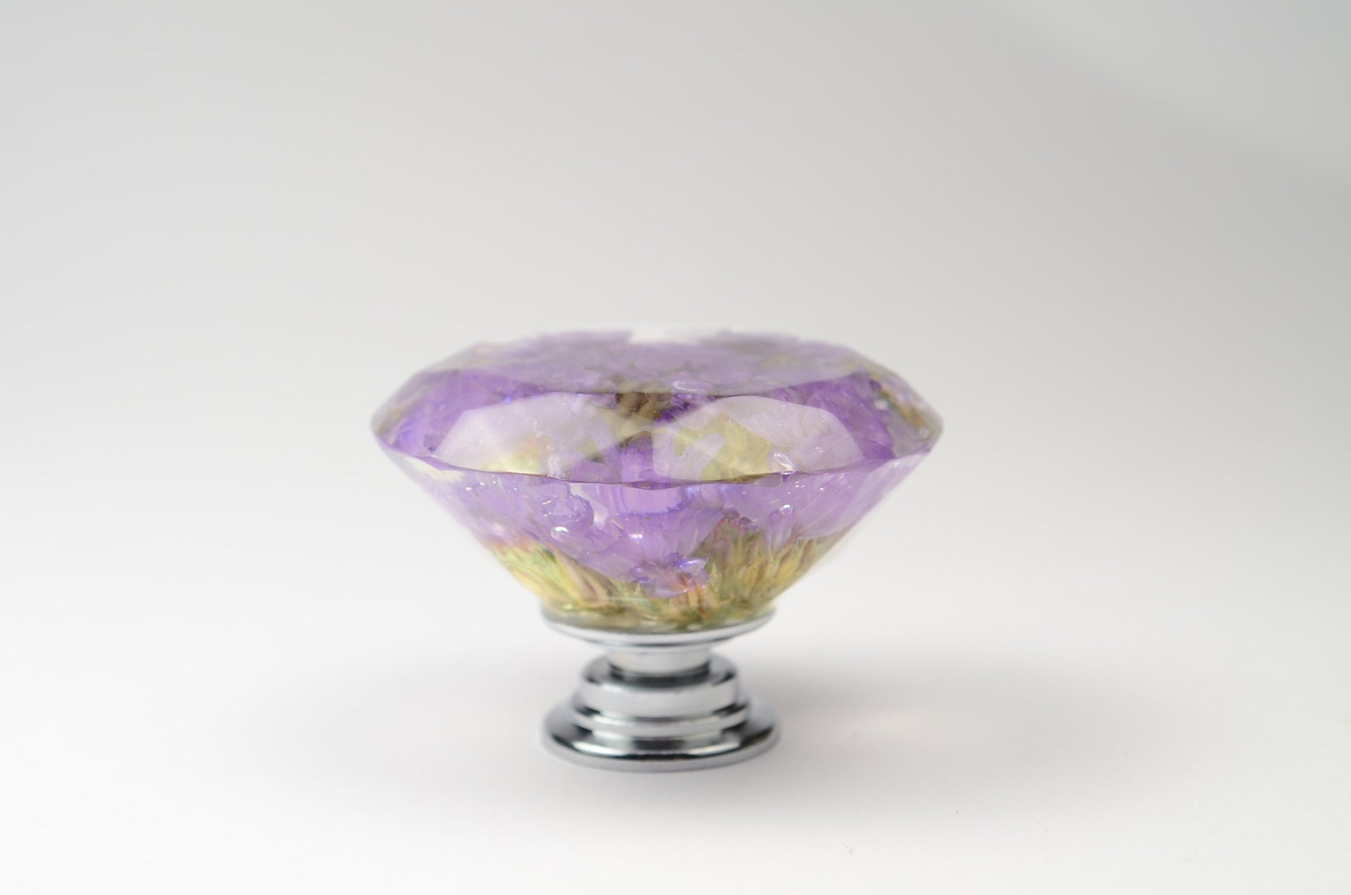 Cabinet knob - diamond shape - large - purple - upright