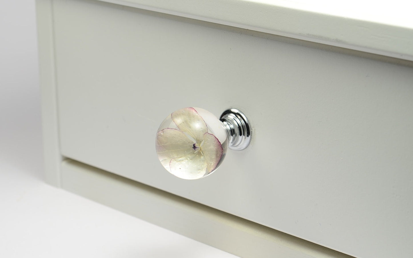 Creamy  Hydrangea Real Flower Resin Cabinet Knobs , Drawer Knobs , Gifts for Her , Door knobs