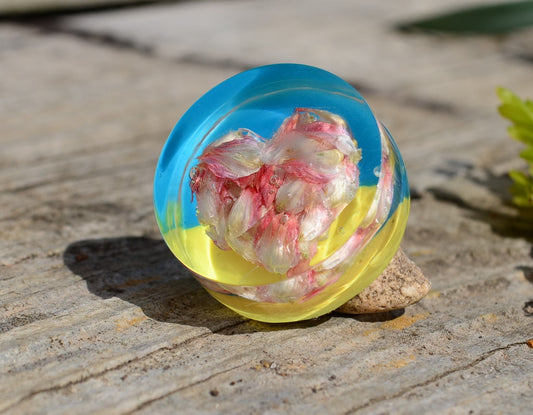 Fridge magnet in the colour of Ukraine